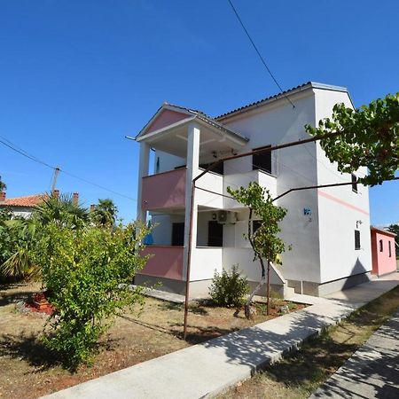 Apartments Petrovic Малинска Екстериор снимка