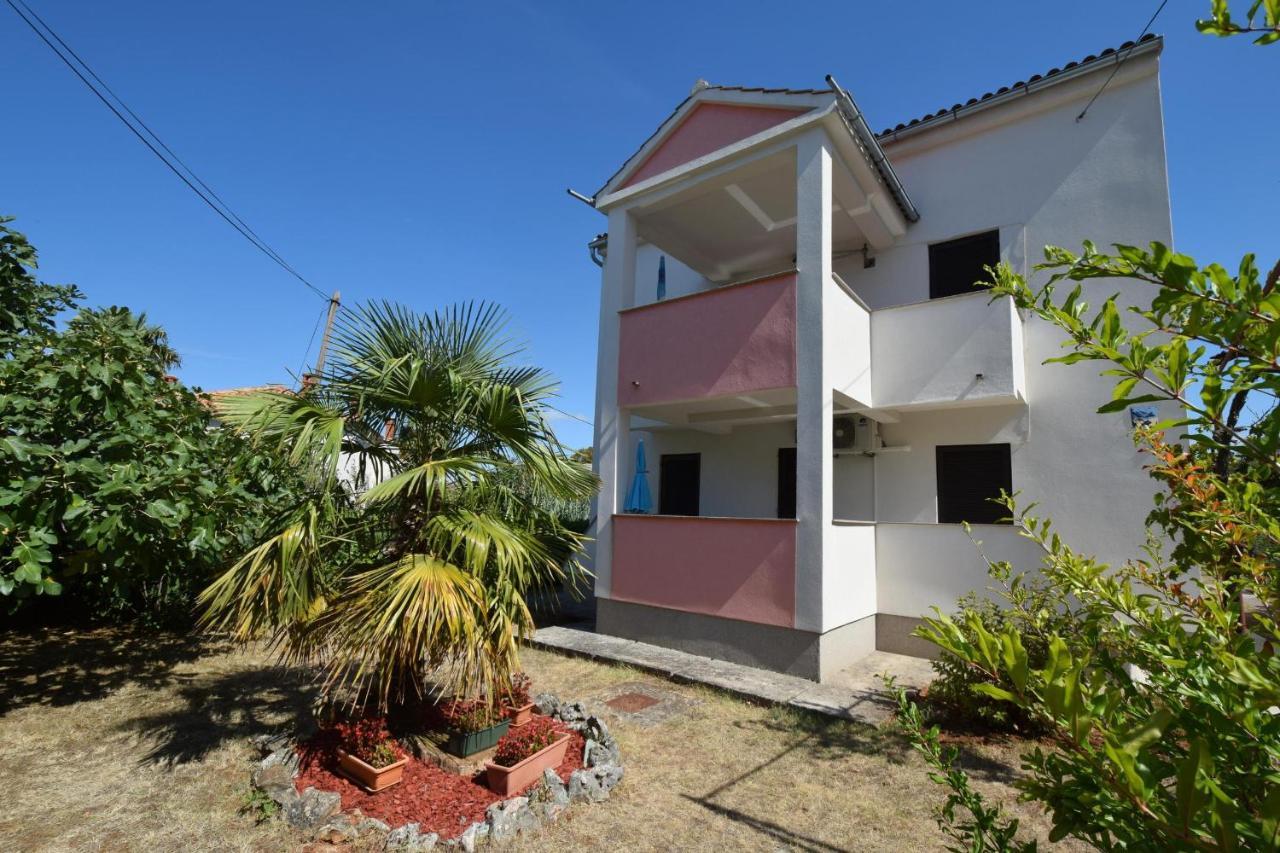 Apartments Petrovic Малинска Екстериор снимка