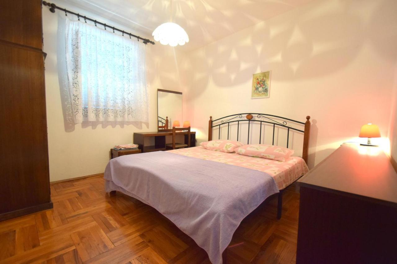 Apartments Petrovic Малинска Екстериор снимка