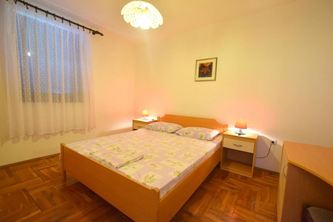 Apartments Petrovic Малинска Екстериор снимка