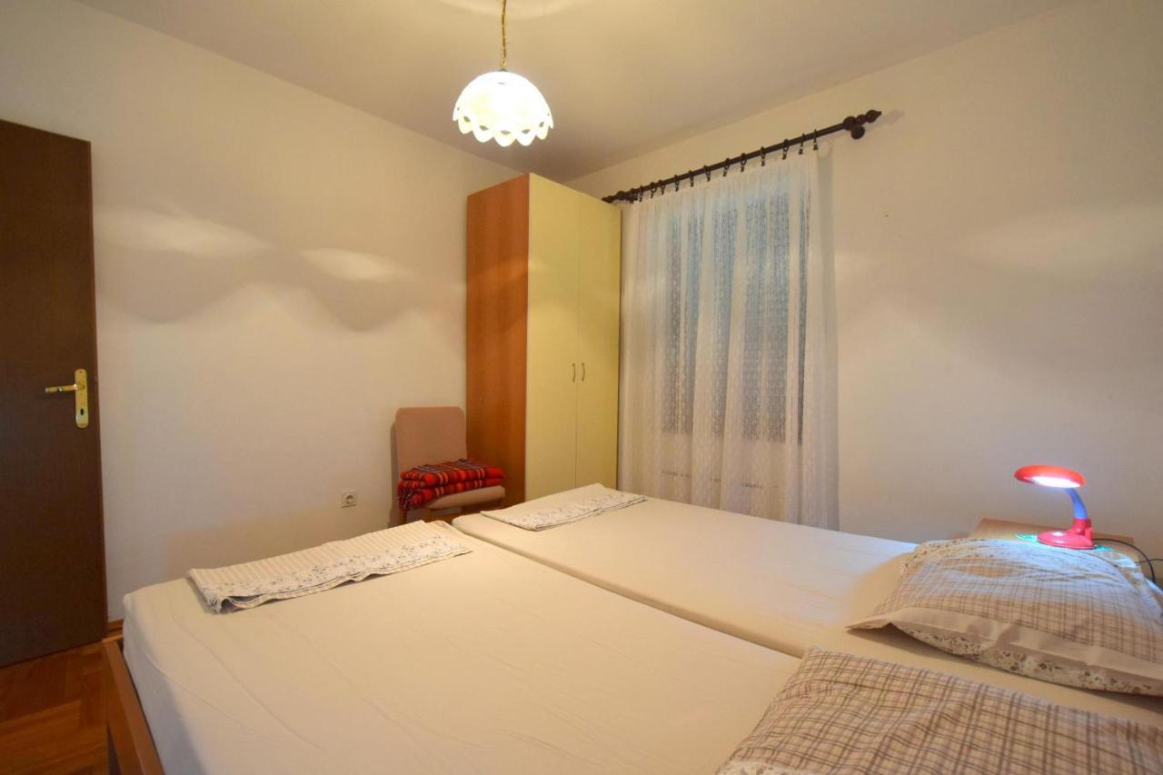 Apartments Petrovic Малинска Екстериор снимка