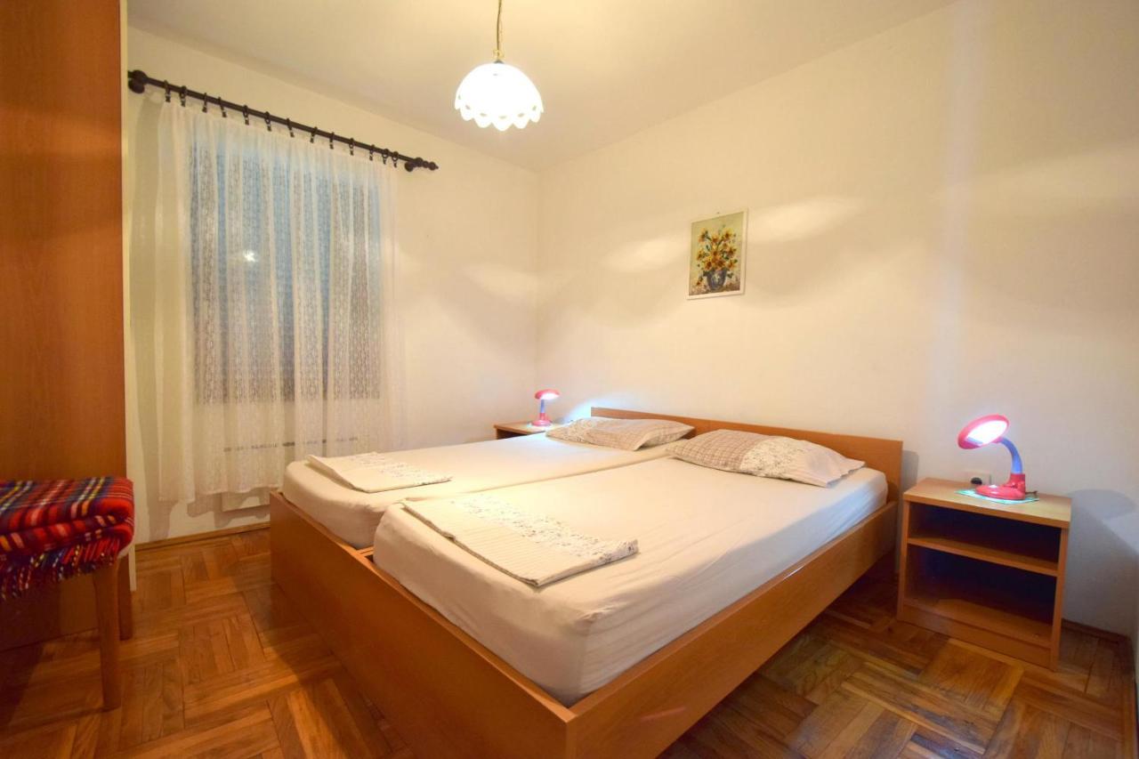 Apartments Petrovic Малинска Екстериор снимка